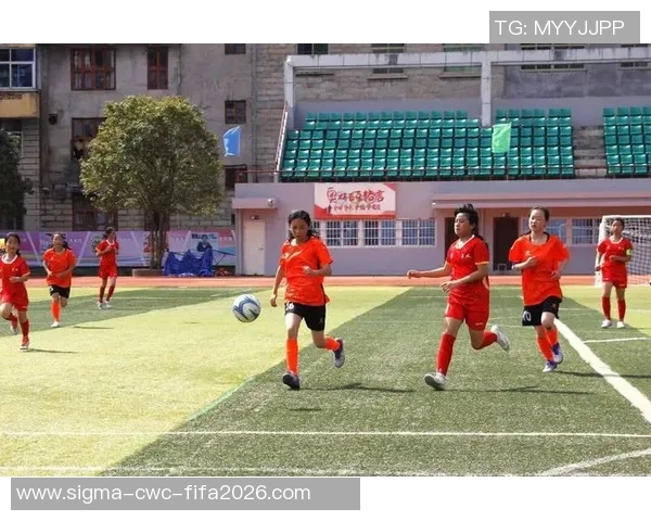 某校足球比赛精彩上演学生们激情四溢展现团队精神与竞技风采